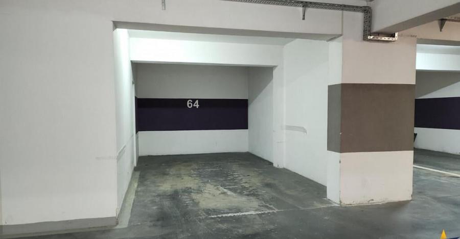 Central, LUX Class - 6