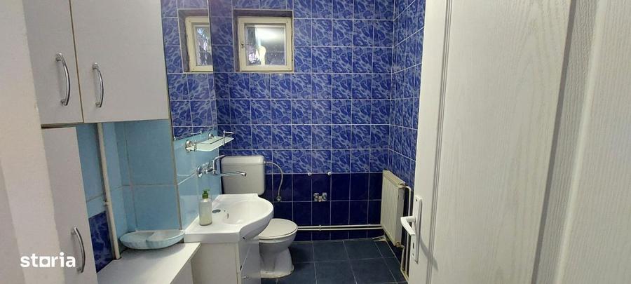 De inchiriat spatiu comercial/ birouri 40 mp - zona Poli 2 - 7