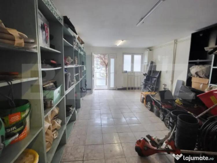 Spatiu comercial de vanzare, zona Micro III - 2