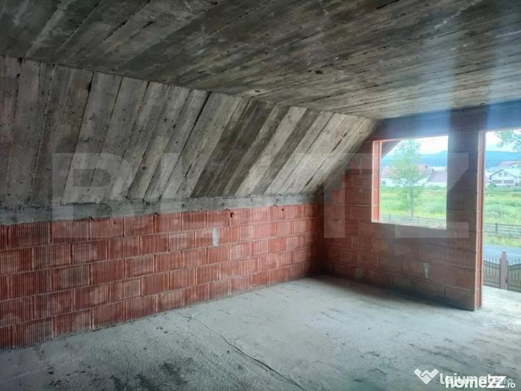 Casă cu 7 camere cu Teren 770 Mp în Marginea