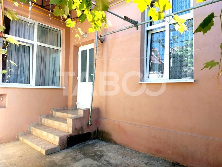 Apartament la casa 52 mp 2 camere terasa pivnita central Cisnadie - 12