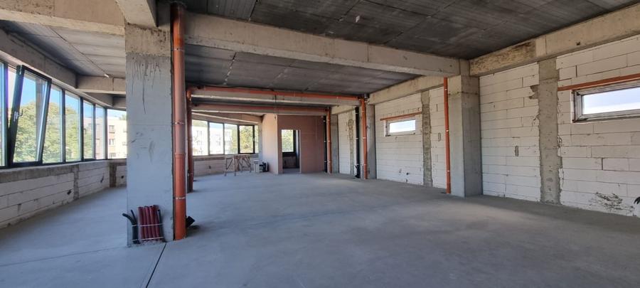 Spațiu Versatil 555 mp – Clinici, Birouri, Fitness - 9