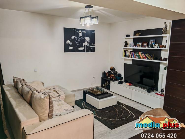 De vânzare – Apartament 3 camere decomandat, Micro 20 (Dunărea) - 2