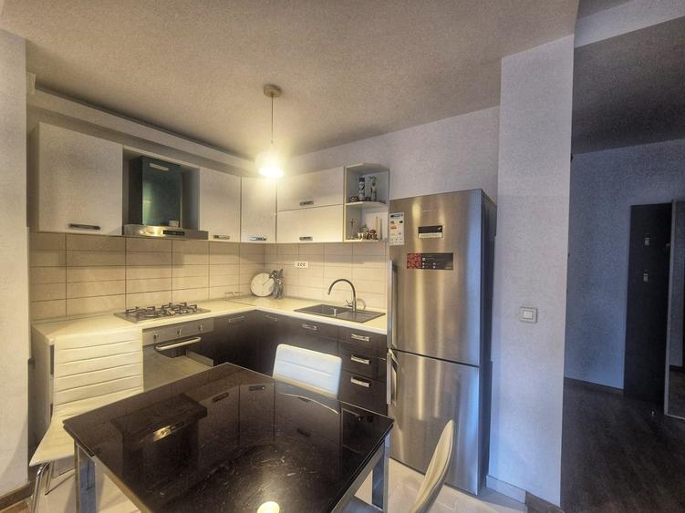 Apartament cu 2 camere decomandat, mobilat în Parcul Carol