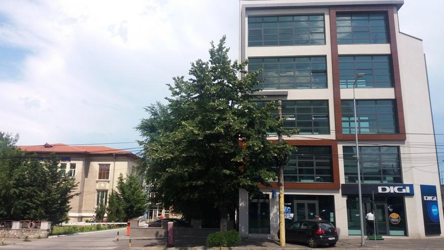 Bulevardul Mamaia – Universitatea Ovidius- de inchiriat cladire birouri clasa A - 2