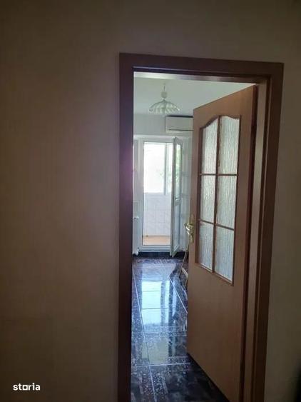 De inchiriat apartament 4 cam ,2 loc de parcare,Aparatorii Patriei - 3