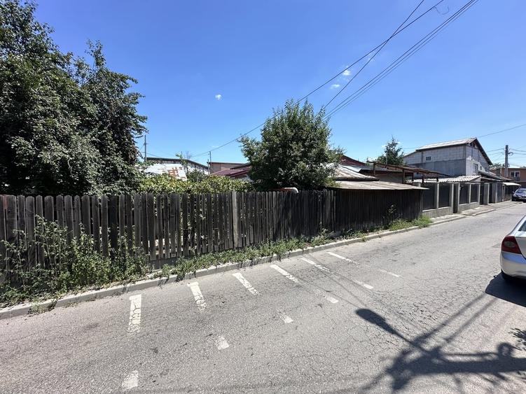 Rahova, Sos Alexandriei, Dr. Luptatorilor Antifascisti, casa batraneasca - 2
