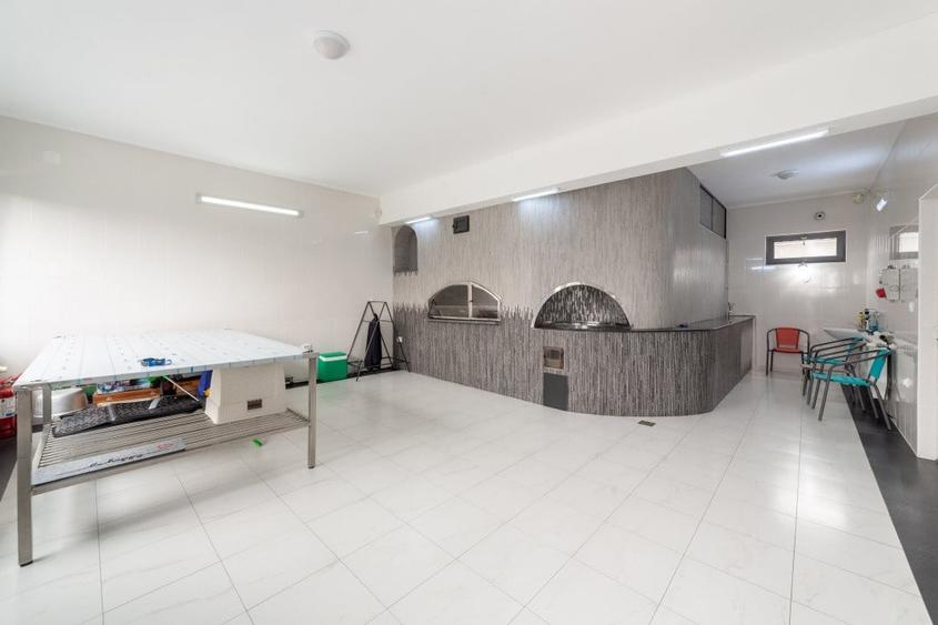 Cladire industriala / comerciala – 320 mp utili | Teren 3.200 mp - 8