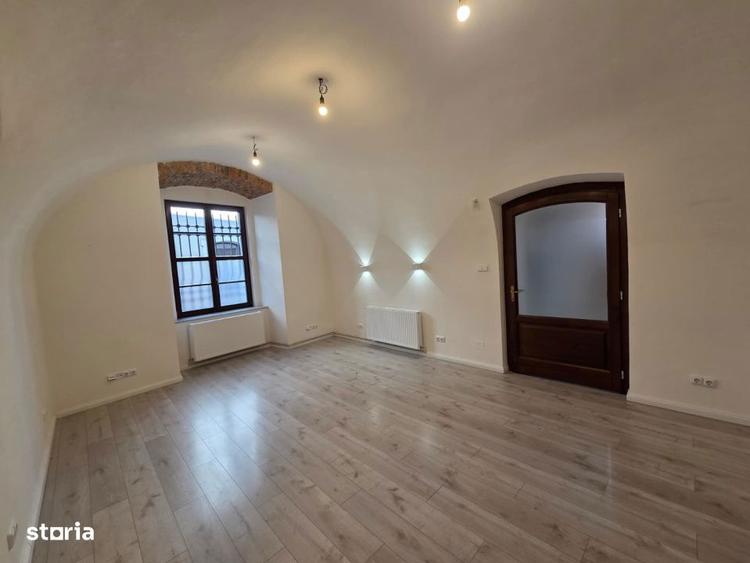 inchiriere - Spatiu de birouri situata in Piata din CENTRUL VECHI - 4