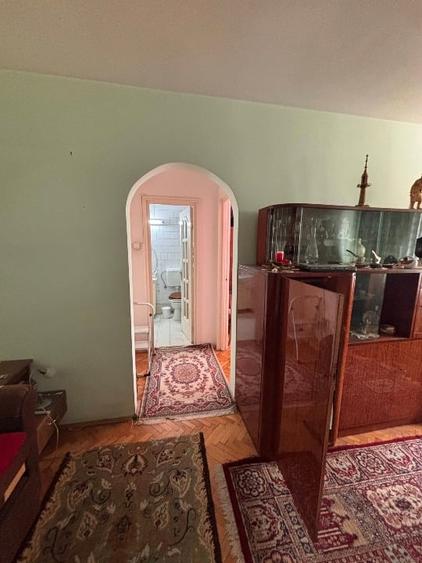 De vanzare apartament 2 camere in Tudor - 4