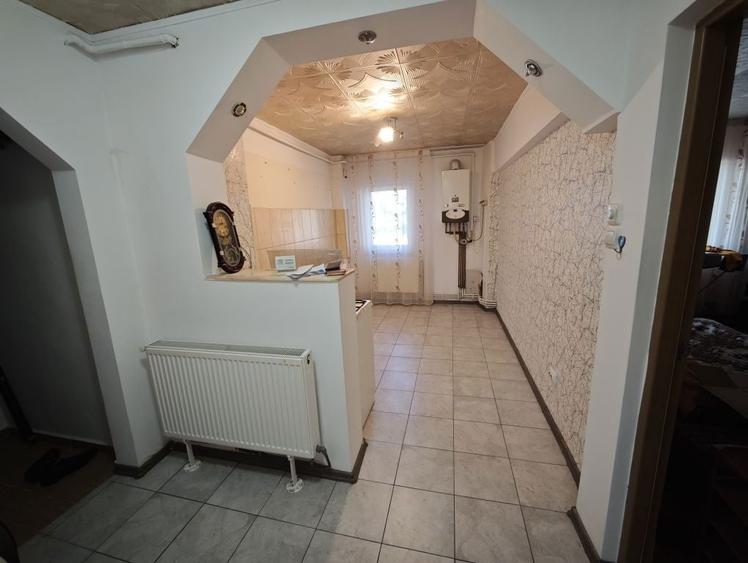 Apartament 3 camere,decomandat - 5