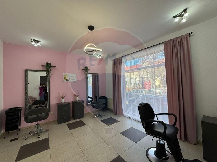 Scaun /camera de inchiriat-salon de infrumusetare (zona centrala) - 1