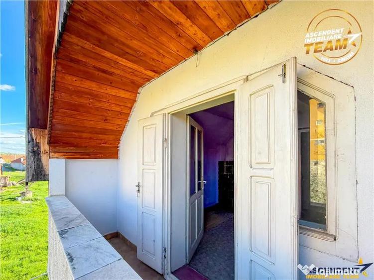 Casuta cu parc privat de 1.500mp, Central, Bodoc, la 15 min - 16