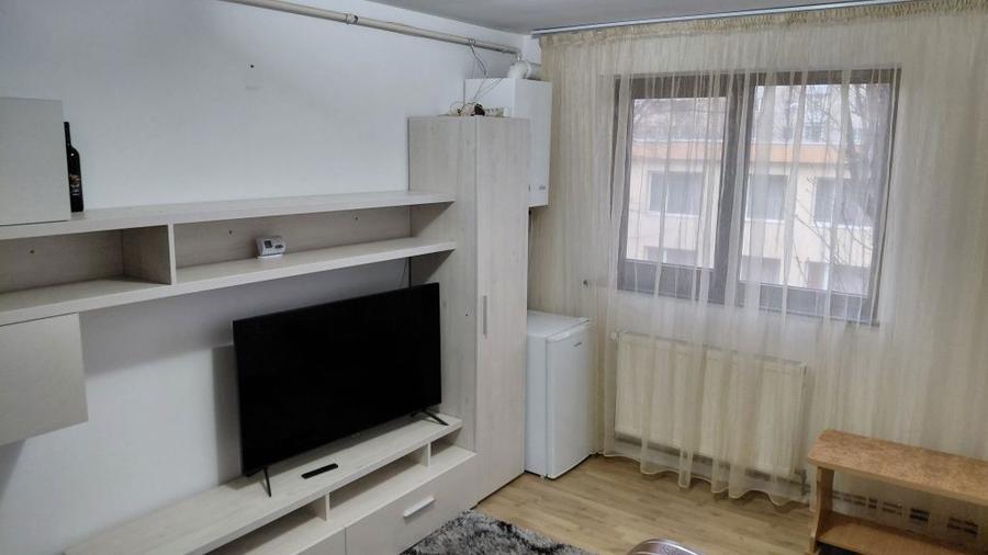 Inchiriez Garsoniera - 2