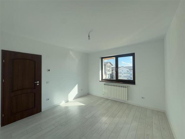 Vilă elegantă individuală în Valea Lupului  5 camere - 20