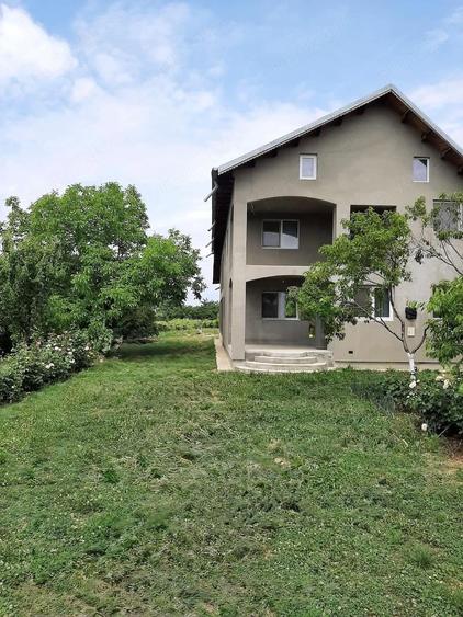 Casa 200mp + teren 2745mp la 30km Bucuresti - pre? ajustat pentru vanzare rapida - 1