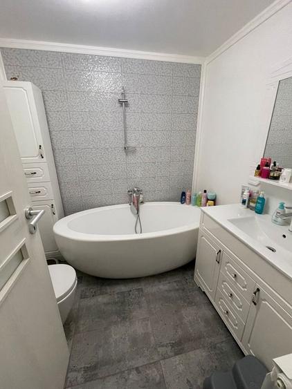 Vand apartament 3 camere ,decomndat,renovat - 8