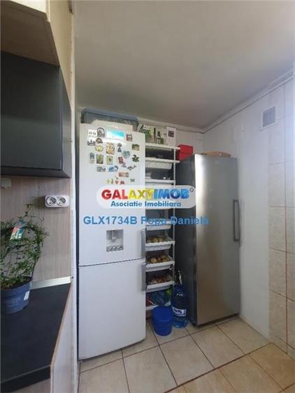 Vanzare 3 camere decomandat, Bdul 1 Decembrie - Scoala 82 - 16