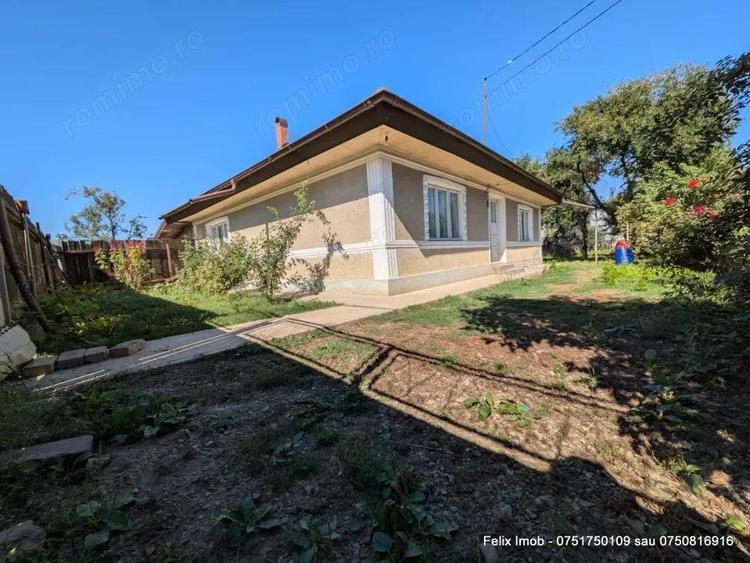 Margineni, casa cu trei camere si 800 mp teren - 2