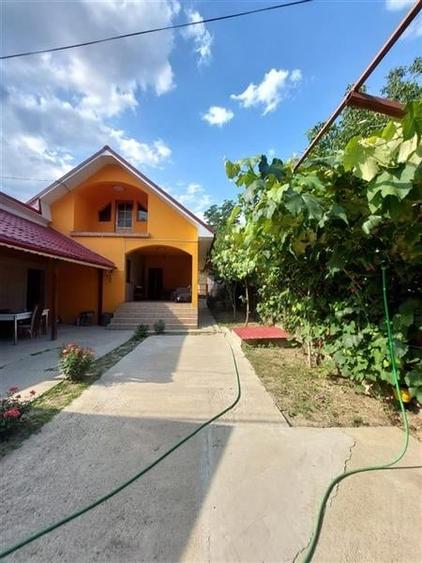 Casa si teren de vanzare Contesti - Bacau sau schimb cu apartament si diferenta - 2