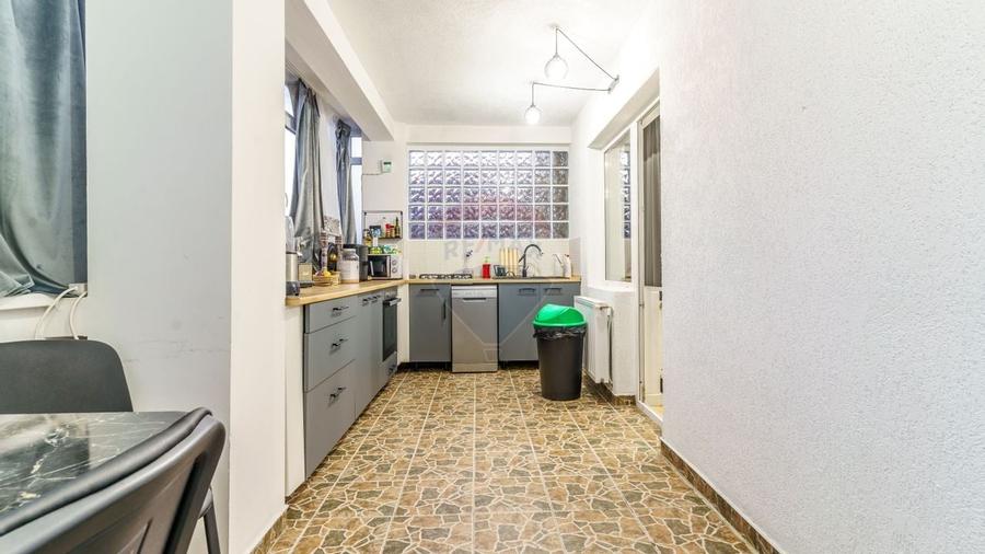 Casa individuala cu 3 apartamente, comision 0%, Intre Lacuri - 1