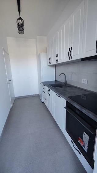 Apartament cu 2 camere decomandat, mobilat în Baza 3