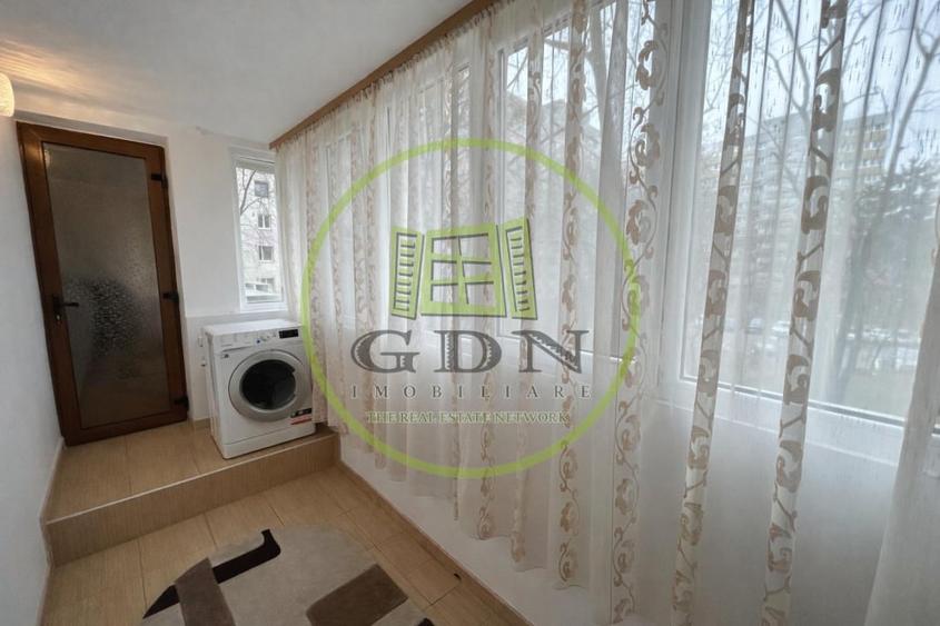 Apartament cu 2 camere semidecomandat, mobilat în Pajura