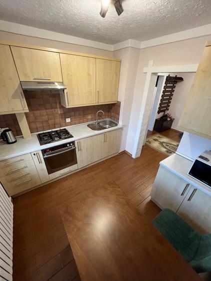 Apartament cu 2 camere decomandat în Medicină