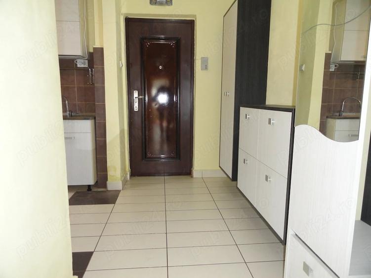 Apartament cu 2 camere semidecomandat în Romanilor