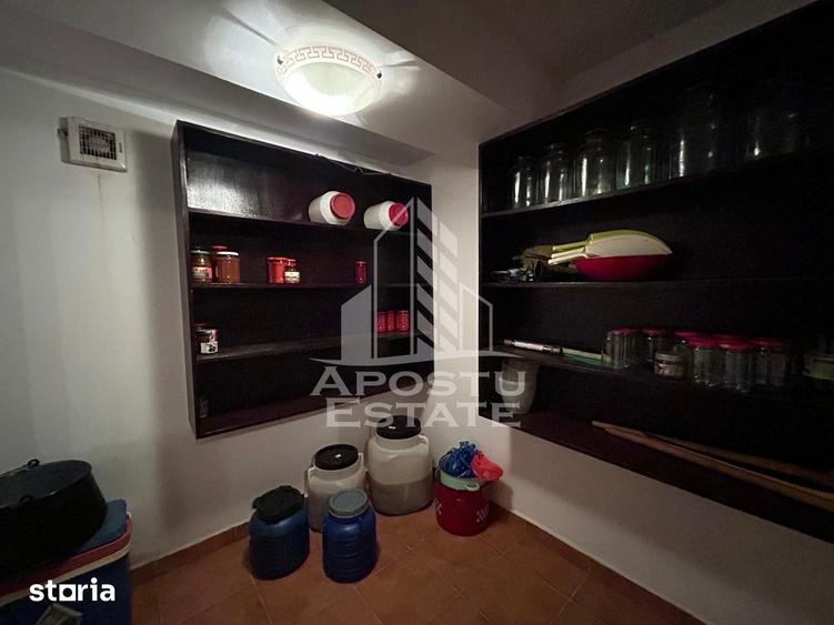 Casă cu 6 camere cu Teren 920 Mp în Odobescu