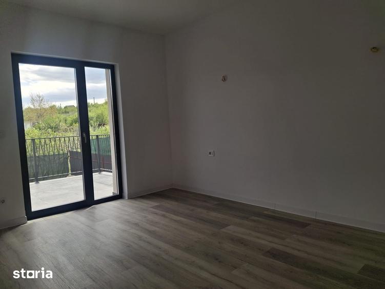 Casă cu 5 camere cu Teren 477 Mp în Bârnova