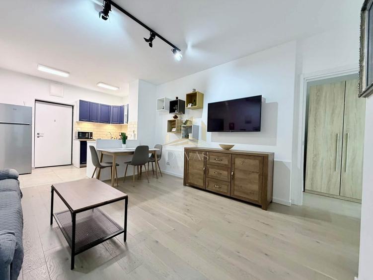 Apartament cu 2 camere semidecomandat, mobilat în Mărăști