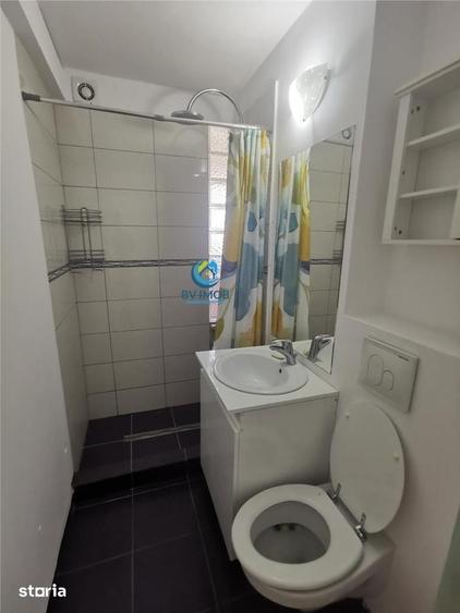Garsonieră decomandată, mobilată în Astra