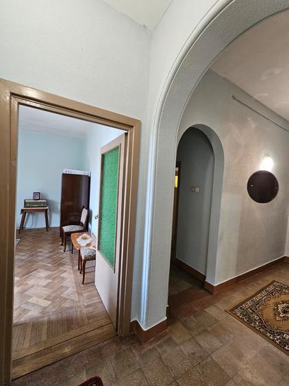 Apartament cu 2 camere decomandat în Drumul Taberei