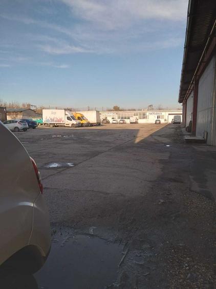 Spațiu comercial, de 1,000 mp, în Roșu