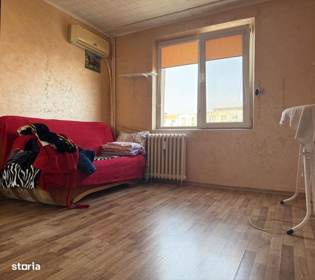Apartament cu 4 camere semidecomandat, mobilat în Crângași