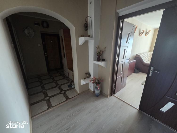 Apartament cu 4 camere în Cug