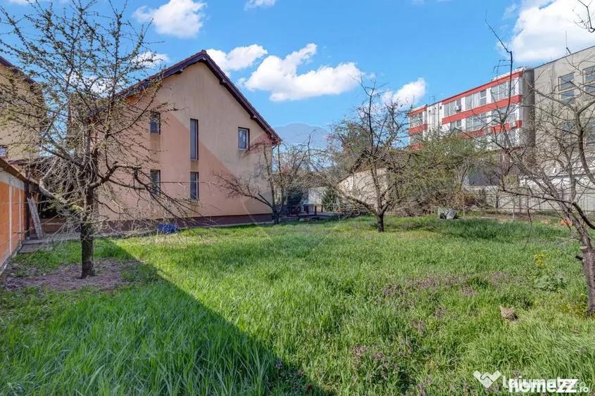 Casă cu 7 camere cu Teren 777 Mp în Ultracentral