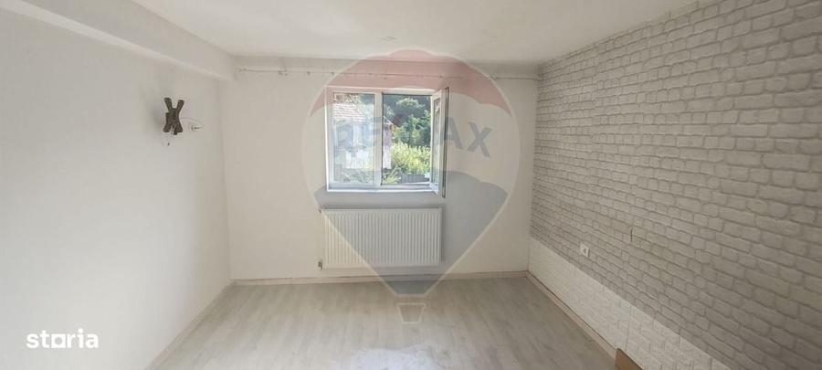 Casă cu 4 camere în Brașovul Vechi