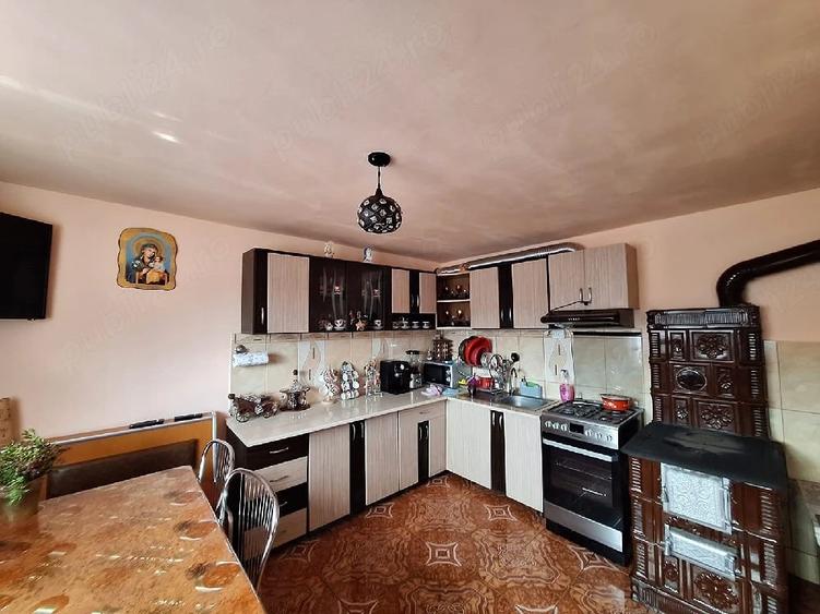 Casă cu 3 camere în Arieșeni