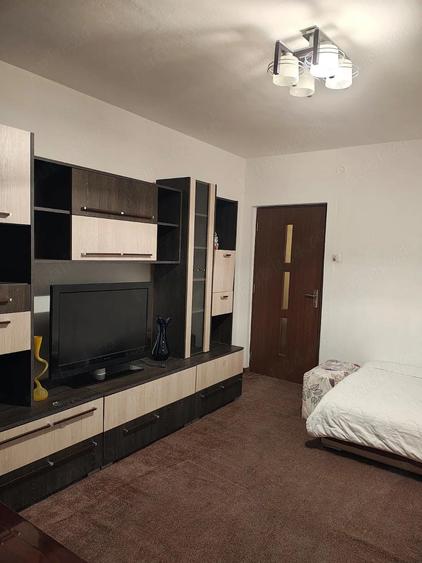 Inchiriez apartament 2camere - 6