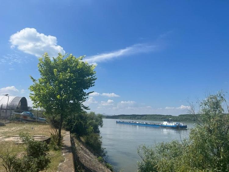 Vând teren intravilan în Portul Cernavodă, 10.000 mp - 10