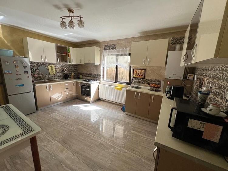 Vila de vanzare 145.000 negociabil - 5