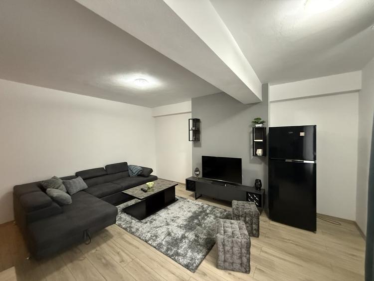 Apartament 2 camere de vânzare | Parter înalt | Balcon închis | Parcare privată - 1