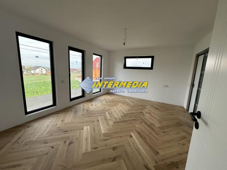 Casa Noua P+1 550 mp teren 3 bai 4 dormitoare Garaj Finisata intern mobila buc - 2