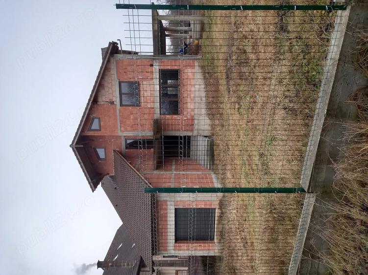 Casă cu Teren 833 Mp în Cisnădioara