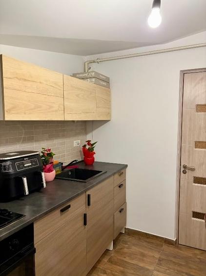 PROPRIETAR vand apartament 2 camere decomandat, M2  Dimitrie Leonida, str. Oituz - 7