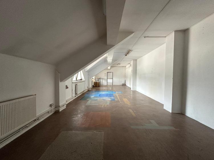 Cladire 982mp, zona Nicolina - str. Frumoasa 6 - 7