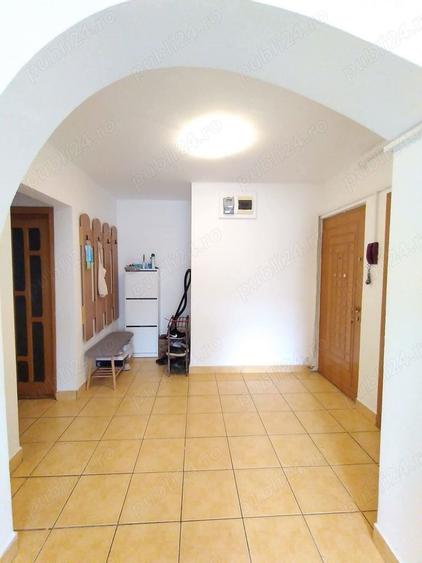 Vand Apartament 3 camere Berceni , str Mariuca 12 ,cu centrala proprie,renovat - 1
