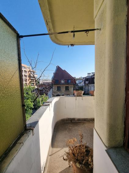 Dacia - 3 Camere - Garaj - Curte - 25